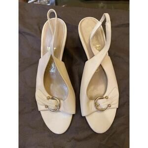 Salvatore Ferragamo Women's Size 6B Shoes